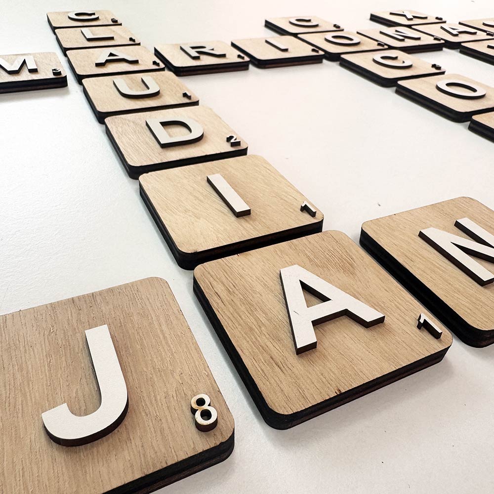 Letra de madera 3D scrabble de 7,5 cm