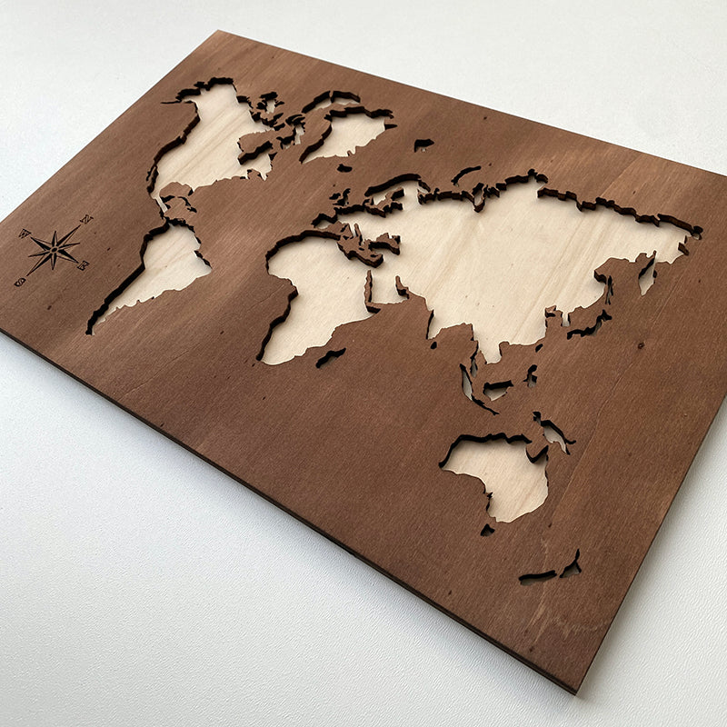 Cuadro mapa mundi de madera oscuro