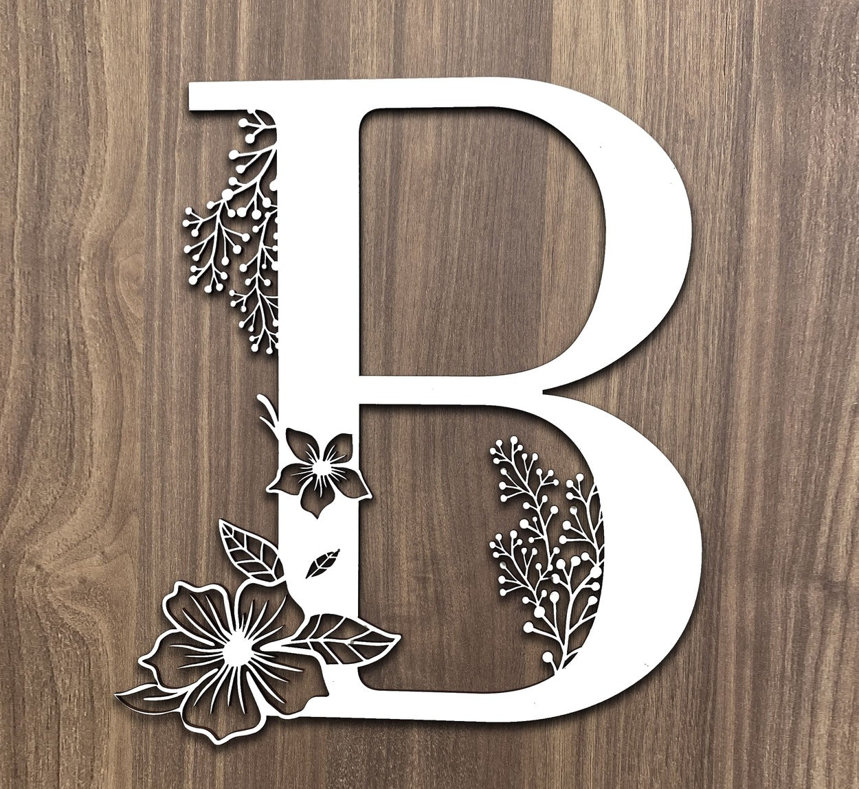 Letra floral decorativa