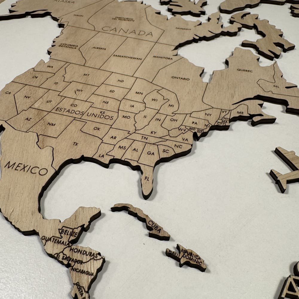 Wooden world map wall art natural color