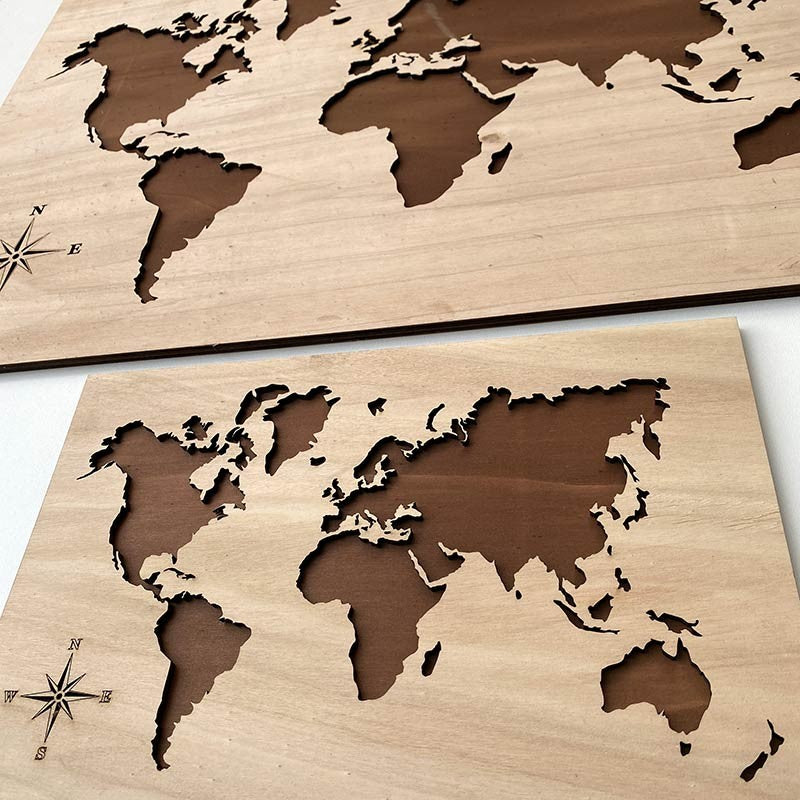 Cuadro mapa mundi de madera claro