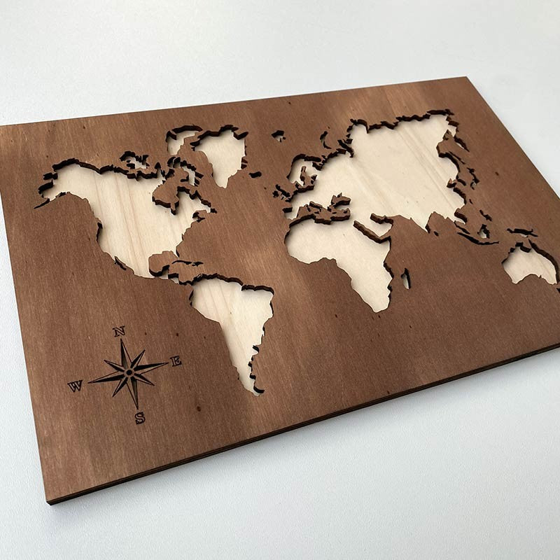 Cuadro mapa mundi de madera oscuro